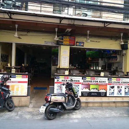 Harry's Place Bed & Breakfast Pattaya