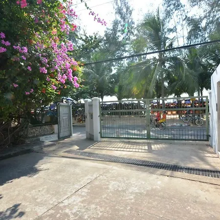 Villa Pool 39b 300 Mater To Gate Pattaya