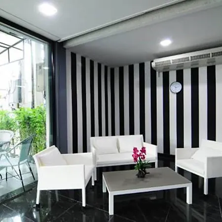 Chaplin Hotel