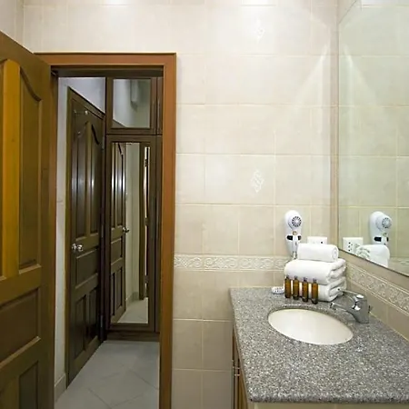 Avoca Pool Hotel