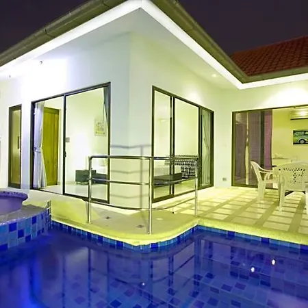 Hotel Avoca Pool Pattaya