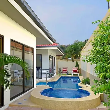 Hotel Avoca Pool 3*