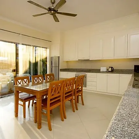 Avoca Pool 3* Pattaya