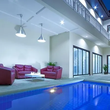 Hotel Avoca Pool
