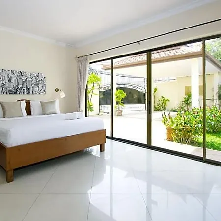 Hotel Avoca Pool 3*