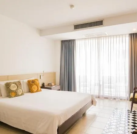 Hotel Baboona Beachfront Living Pattaya