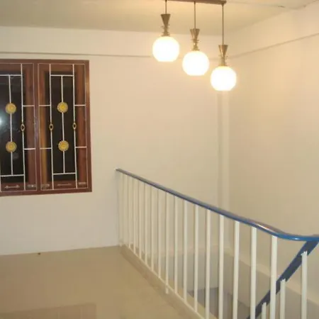 Apartment Anzac Wooden Guest House & Cafe Shop Pattaya