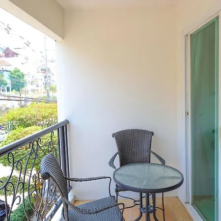 Hotel Tara Court