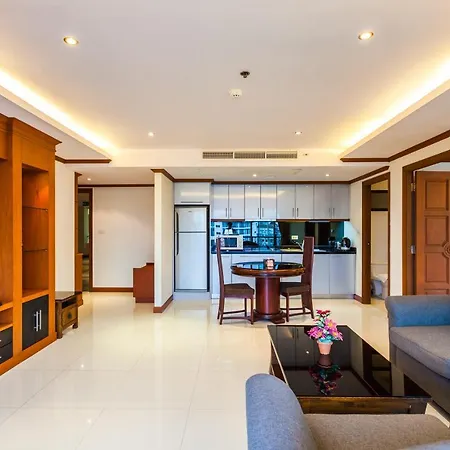 Tara Court Hotel 3*