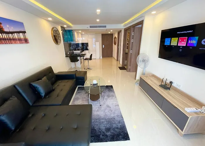 Large Luxury, Pool View, Grand Avenue, Pattaya - 202