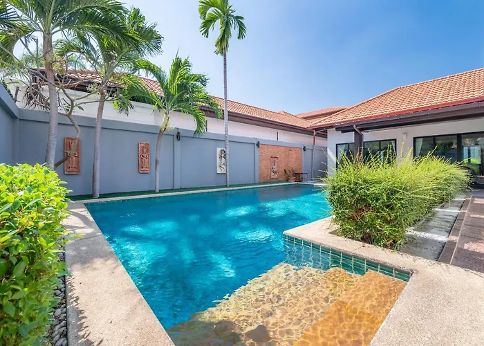 Luxury 3 Bhk Villa 200M From The Beach
