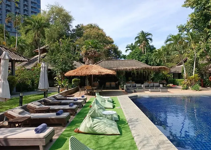 Let\'S Hyde Pattaya Resort & Villas - Pool Cabanas