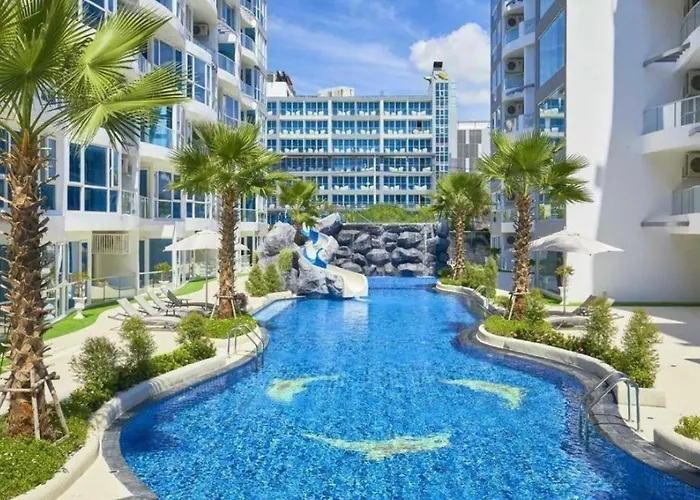Large Deluxe Condo Grand Avenue Central Pattaya