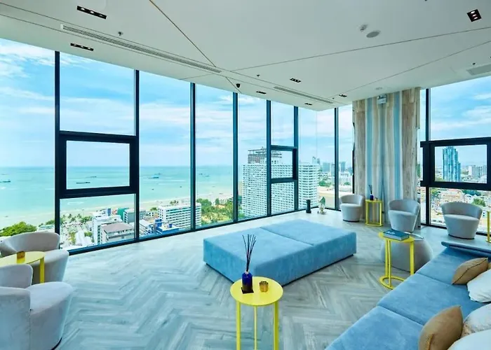 Central Pattaya Condo High Floor With A View