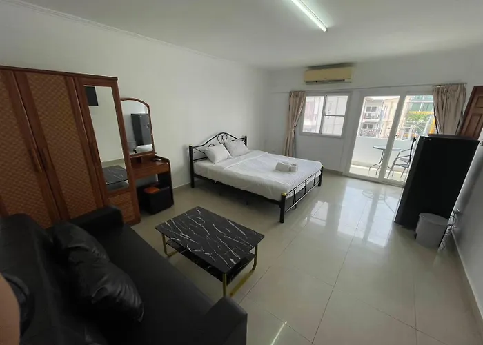 Malee Guesthouse And Restaurant