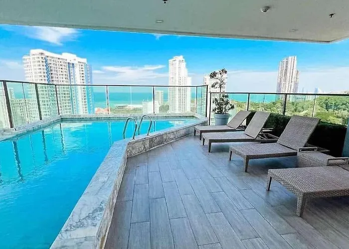 Cozy Beach & Pra Tamnak Condo Pattaya