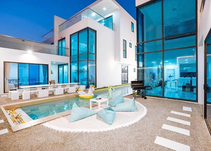 Always Fun Pool Villa