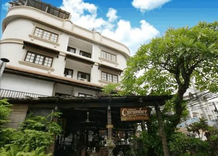 Cucumber Inn Suite