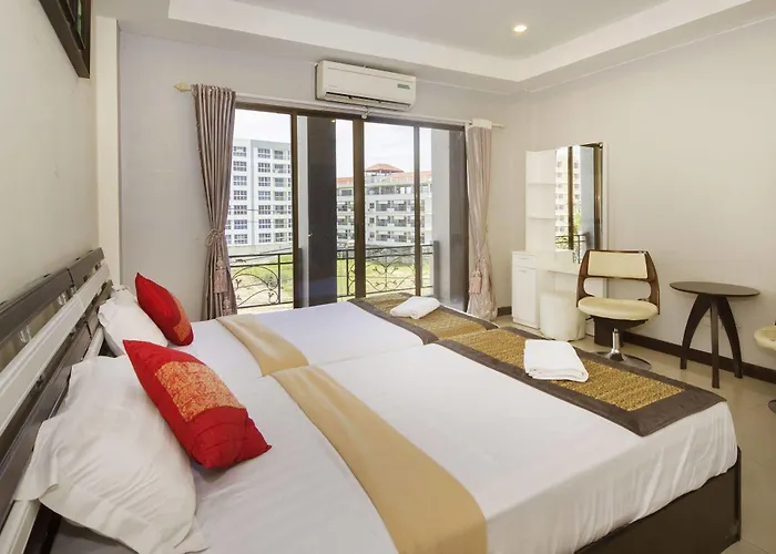 Royal Q & D Suites
