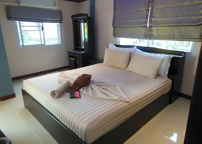 Boomerang Guesthouse And Bar