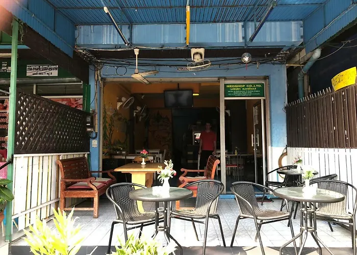 Crocodile Bar