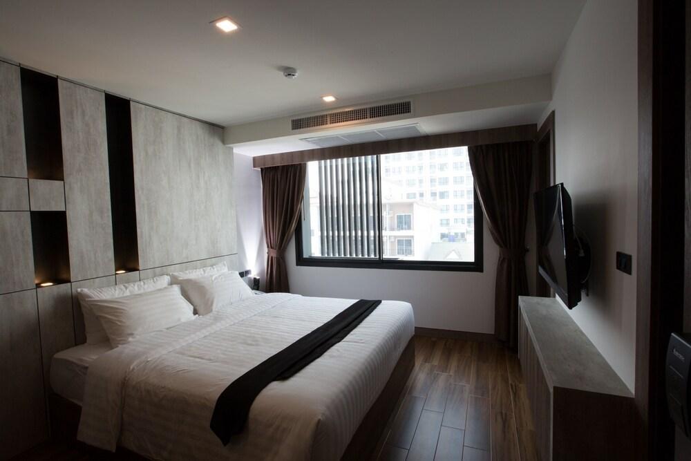 Acqua Hotel 4*