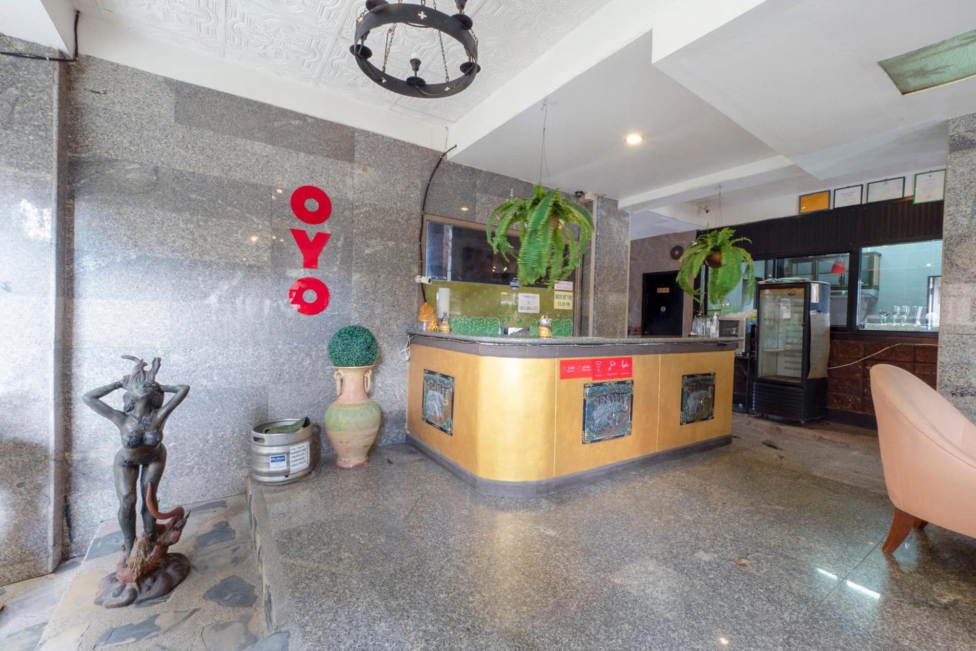 Oyo 75316 Capital Hotel