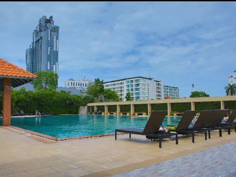 The Leela & Hotel