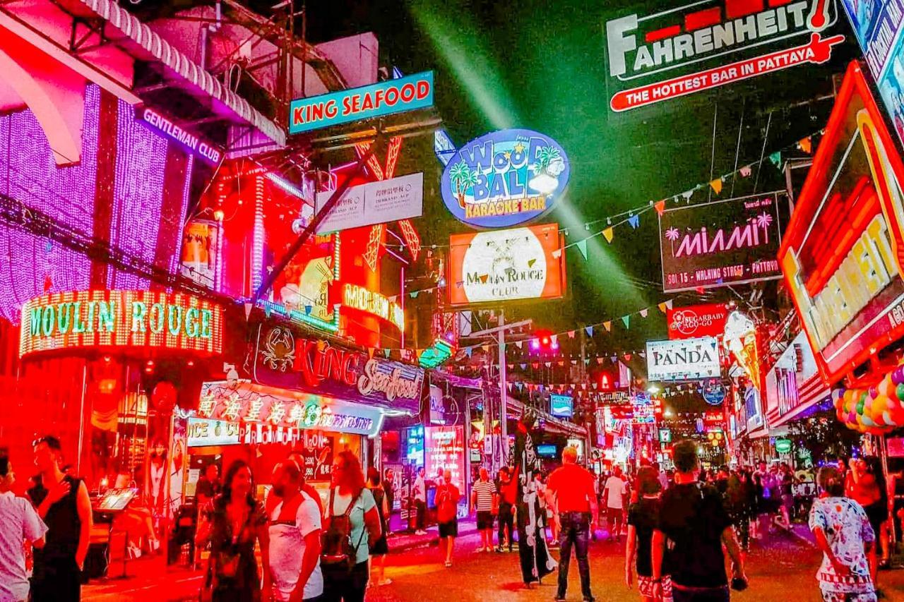 Hotel Oyo 75369 Cozy Rooms@ Addicts 2*