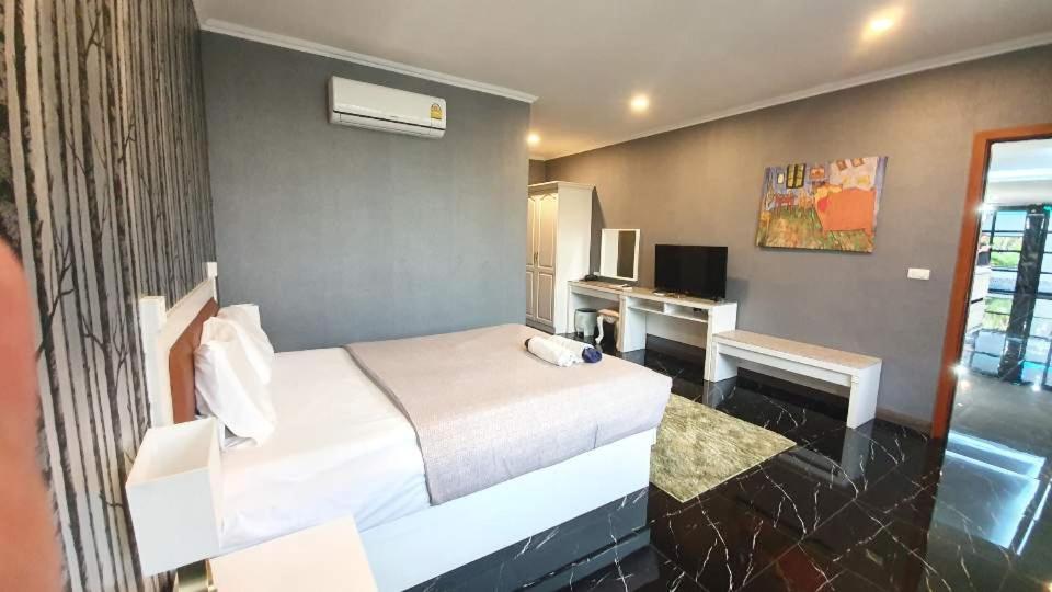 Amazing Pool Pattaya