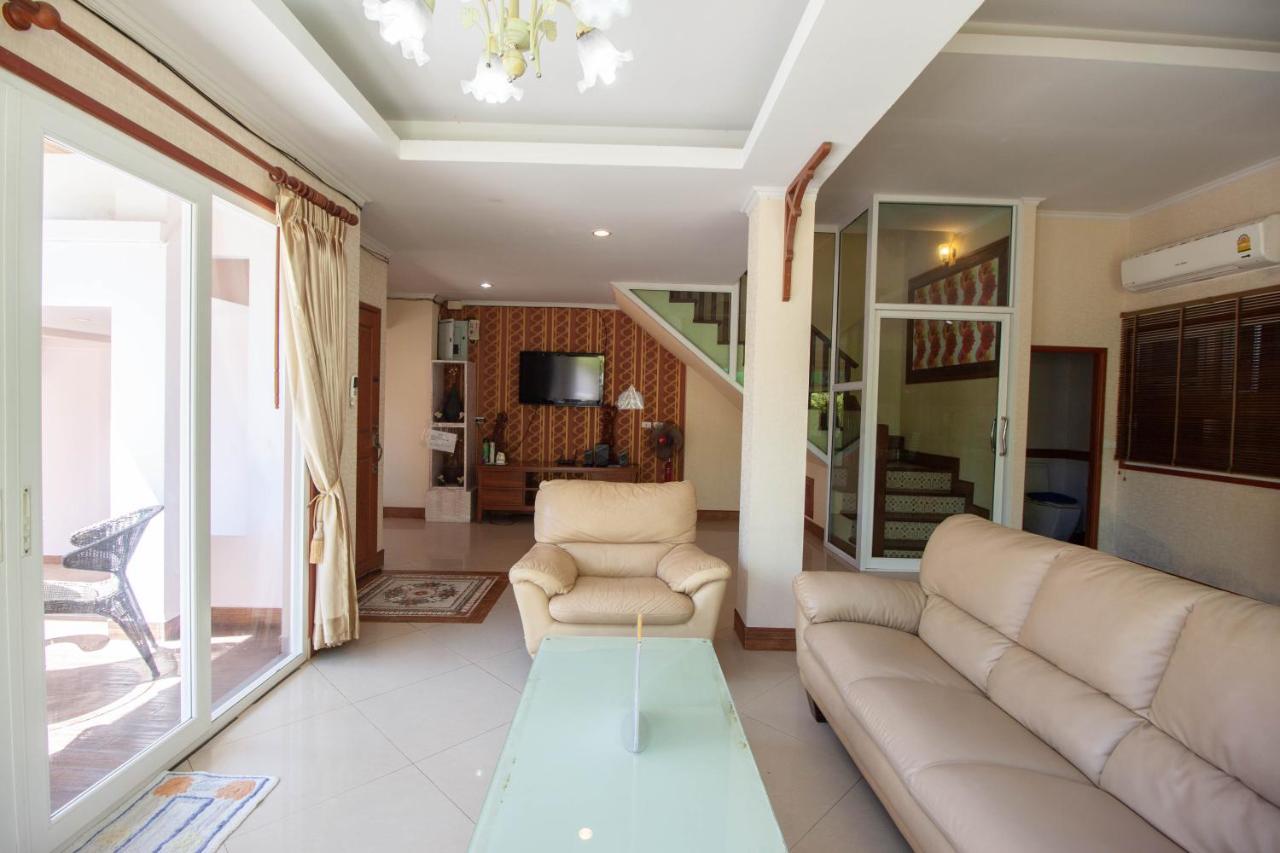 Holiday home 3 Bedroom Town With Private Pool