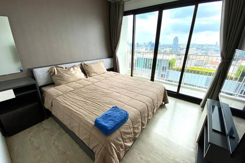70sqm 2 Bed - 2 Bath - Penthouse The Base Central 595 *