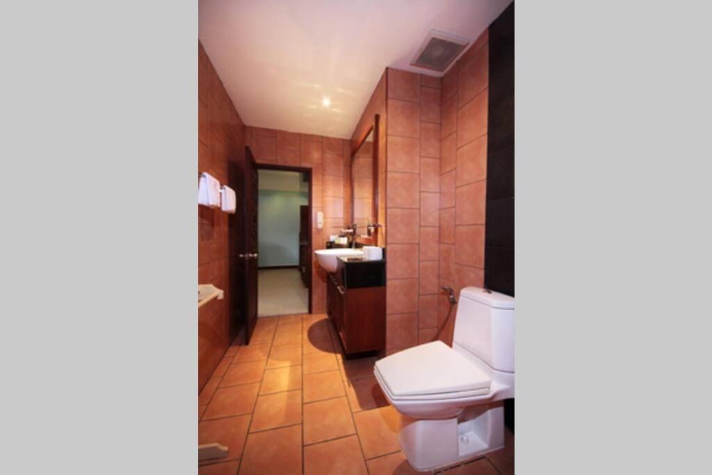 Adikan Luxury 5 Bedrooms Pattaya