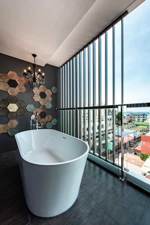 Blackwoods - Sha Extra Hotel Pattaya