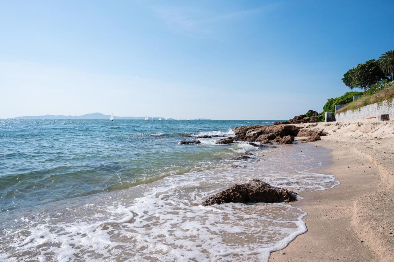 Villa Majestic Pool 3 Bedrooms Private Beach Pattaya