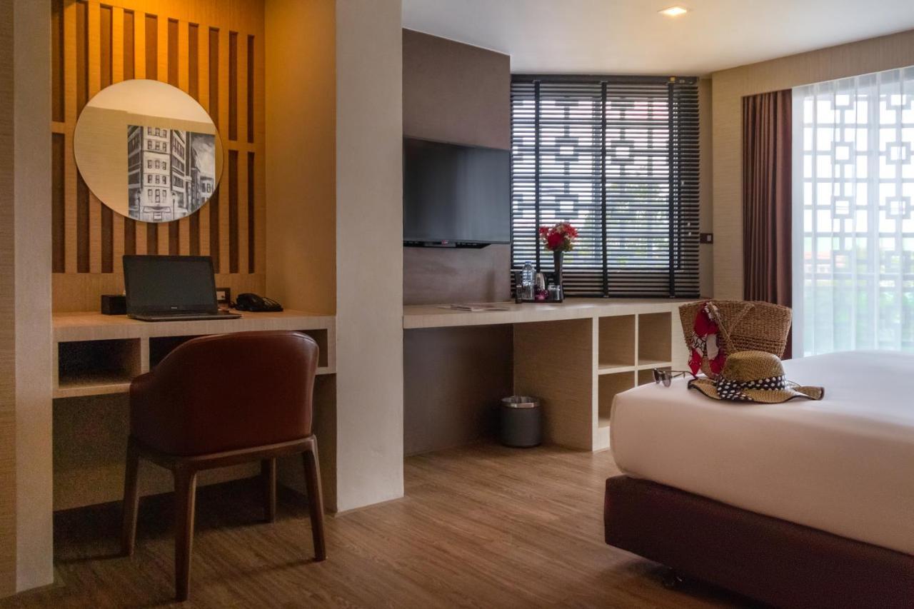 Glow Hotel 4*