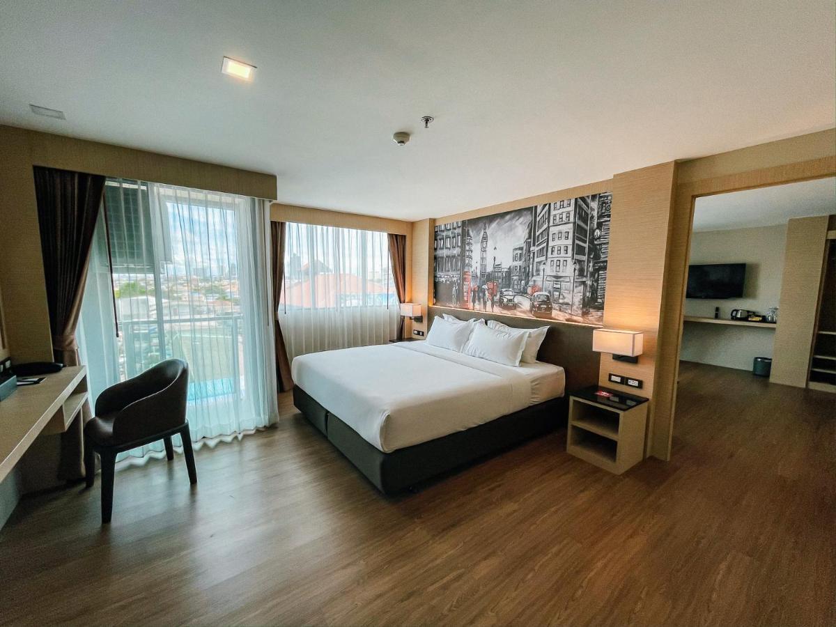 Hotel Glow