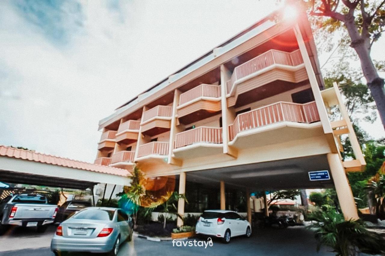 Twin Palms And Hotel