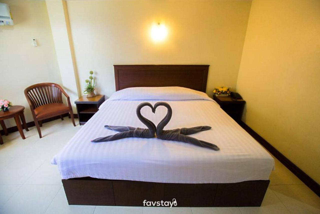 Twin Palms And Hotel Pattaya
