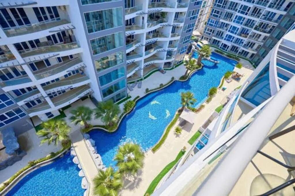 Large Luxury, Pool View, Grand Avenue, - 202 Pangsapuri Pattaya