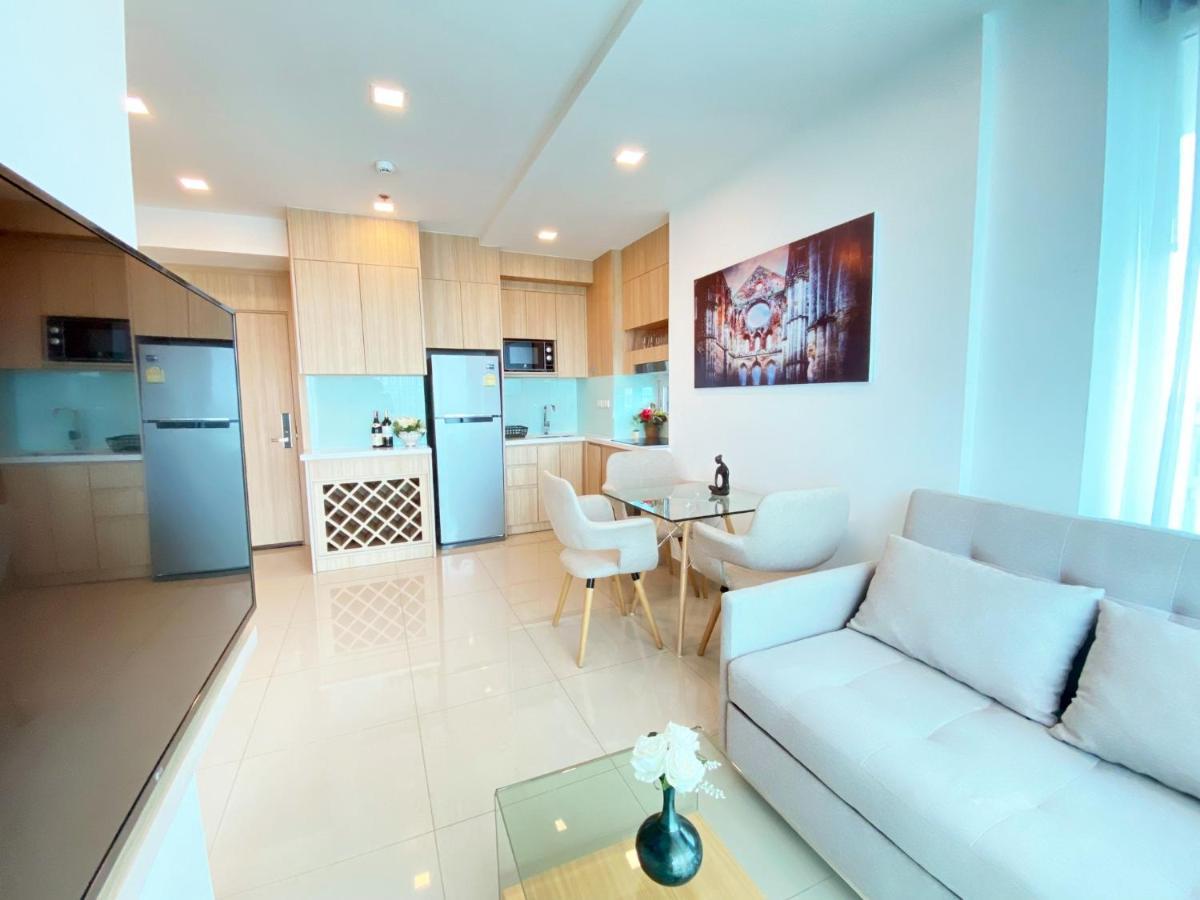 City Garden Tower Luxurious Condominium In The Center Of *