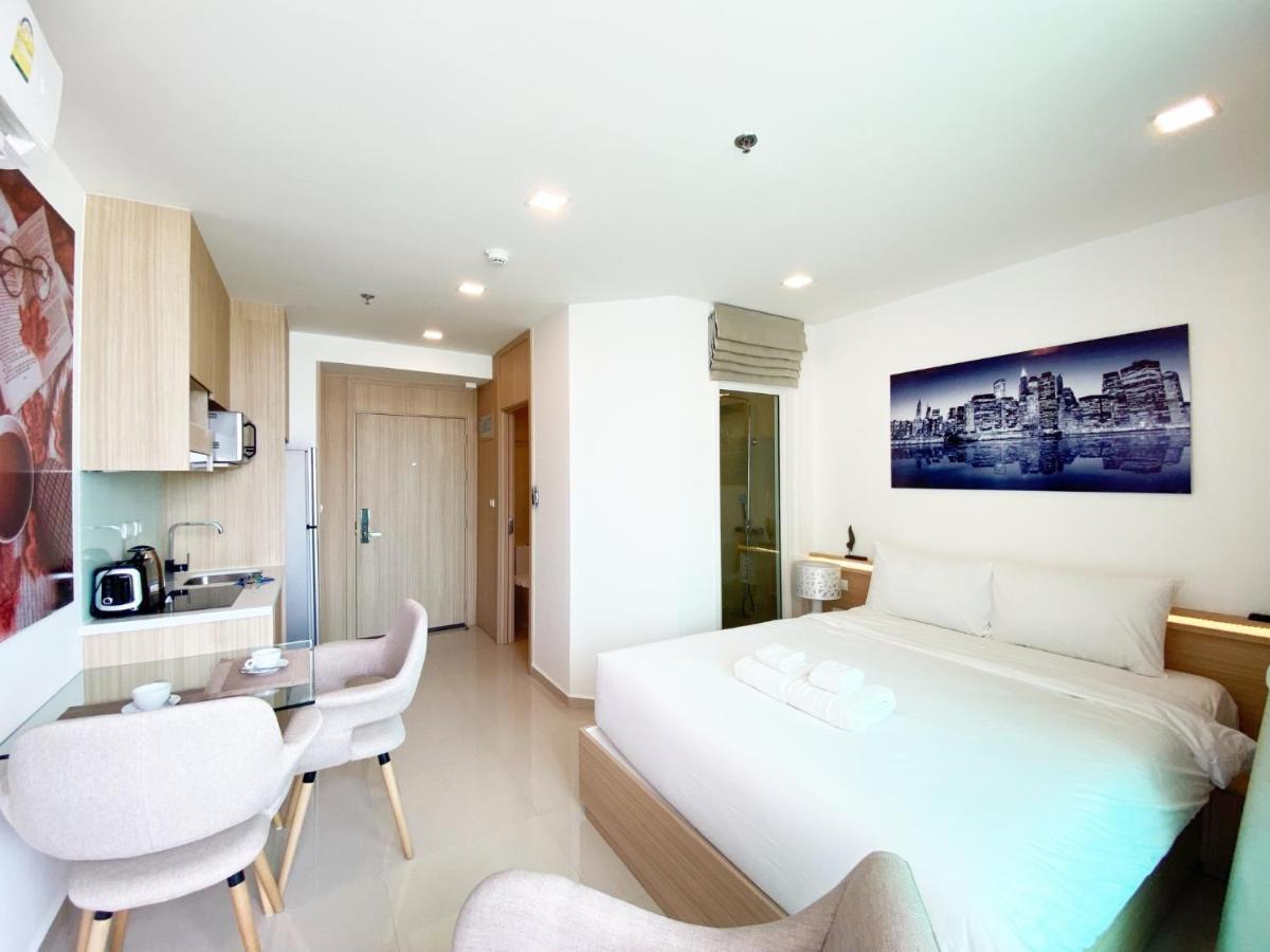 City Garden Tower Luxurious Condominium In The Center Of *