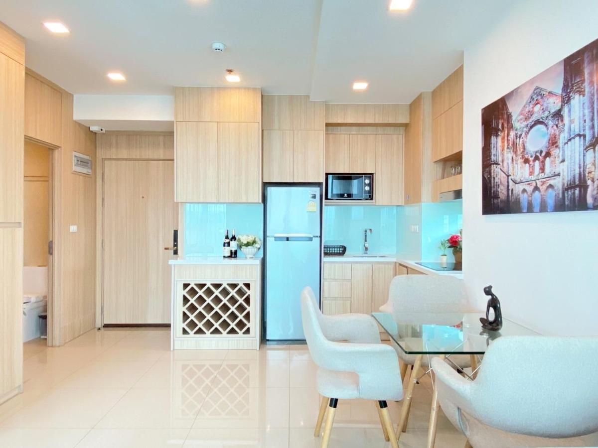 City Garden Tower Luxurious Condominium In The Center Of Pattaya