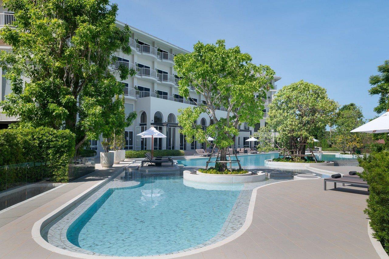 Cross Pratamnak Pattaya