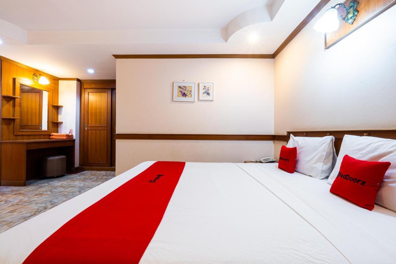 Reddoorz Navin Mansion 3 Hotel 3*