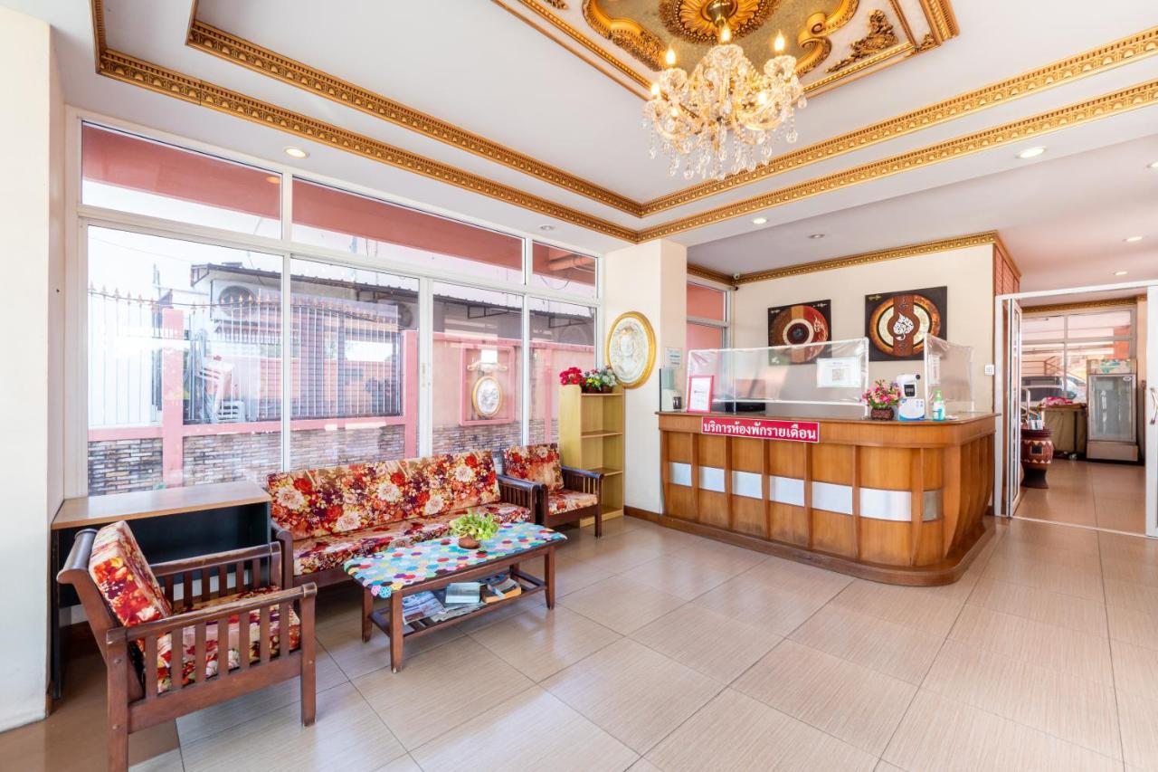 Hotel Reddoorz Navin Mansion 3 3*