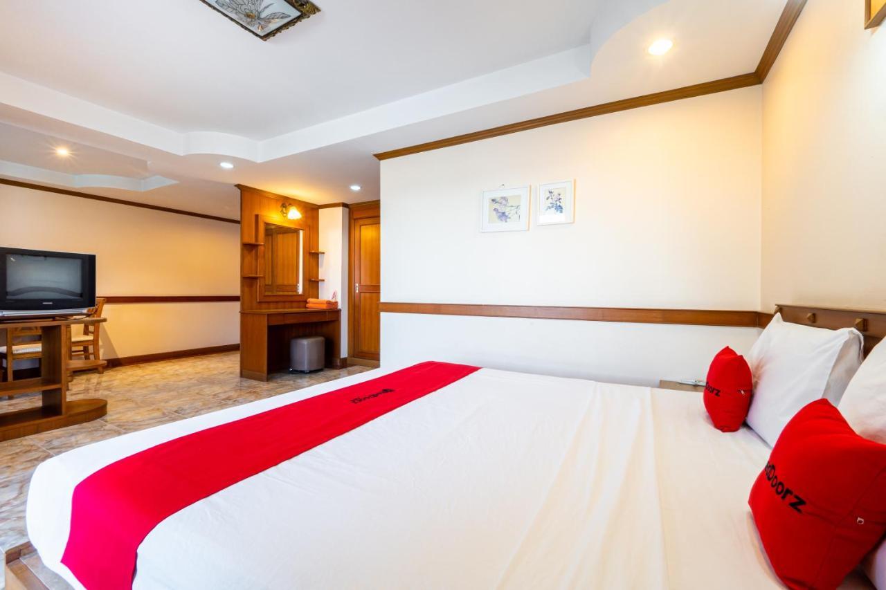 Hotel Reddoorz Navin Mansion 3