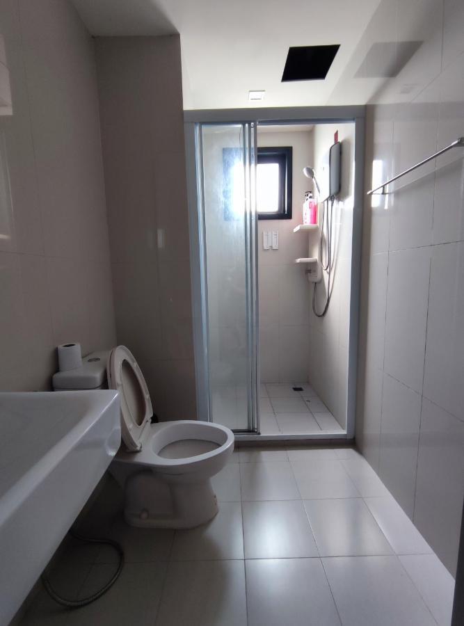 Sea View Rooftop Pool Apartment Pattaya
