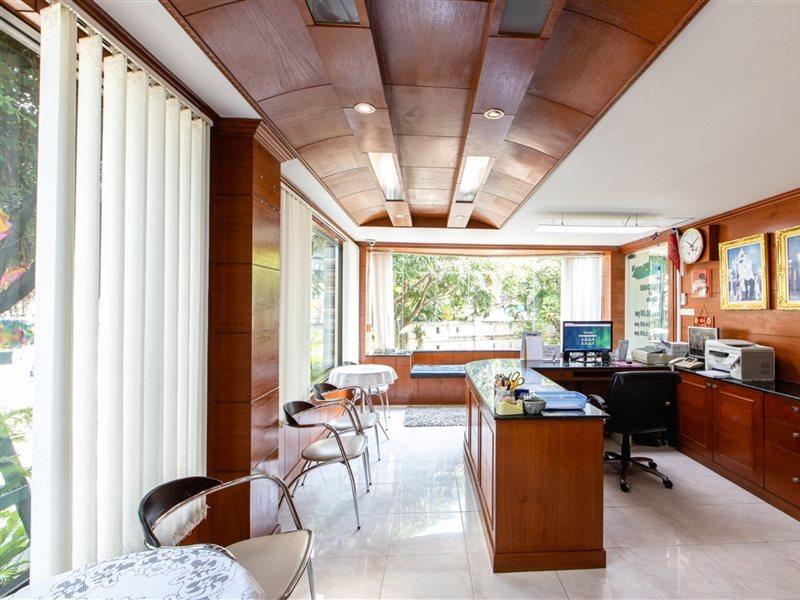 Selina Place Hotel 3*