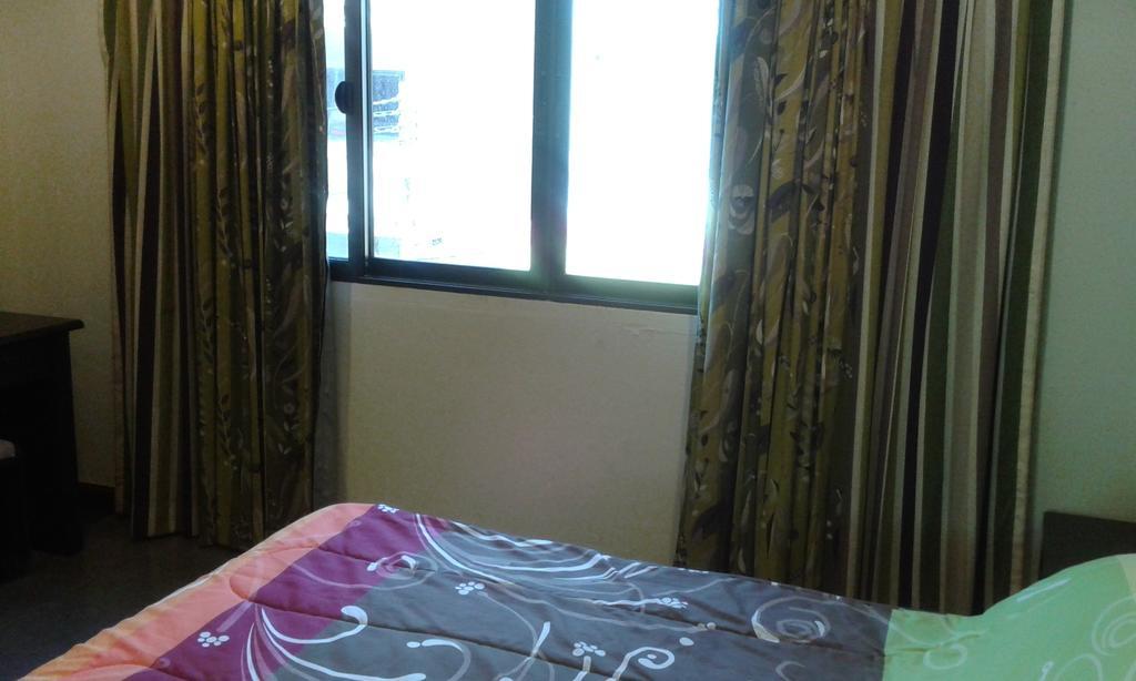 Apartment Baan Dok Mai *